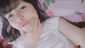 Thumbnail do vídeo: 18 anos girl masturbating - Hana Lily