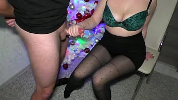 Thumbnail do vídeo: Naughty Friend's Wife in Pantyhose Handjob