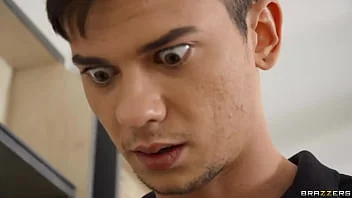 Thumbnail do vídeo: Who Is This?