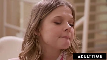 Thumbnail do vídeo: Stepsister Coco Lovelock’s First Squirting Orgasm With Her Stepbro!